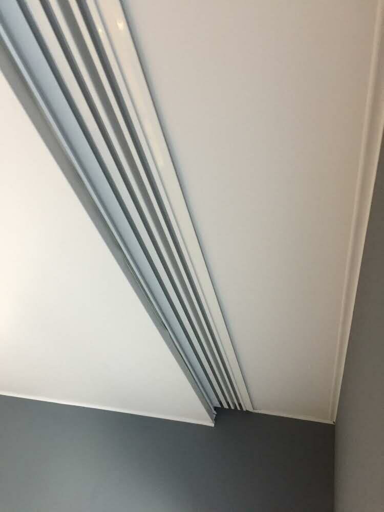 Скрытый металлический Г-образный карниз